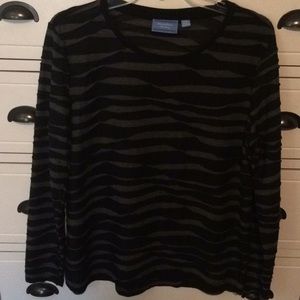 ❌sold❌Simply Vera Wang pull over knit top